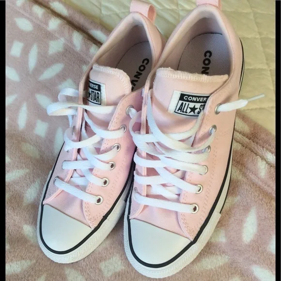 Converse shoes - Picture 6 of 6